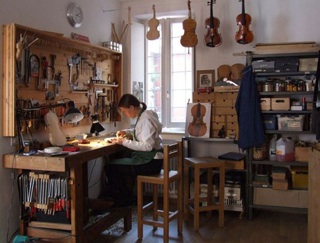 How To Find Violin Shops Near You | Beginner Violin Tips